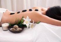 Massage Đá Nóng Quận 1 – Thư Giãn Sâu & Giảm Đau Nhức Tại Lisa Spa & Nail