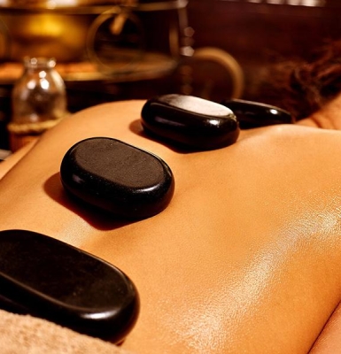 Dịch Vụ Massage Đá Nóng Quận 1 Thư Giãn, Chuyên Nghiệp Tại Nail Spa Lisa