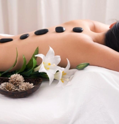 Massage Đá Nóng Quận 1 – Thư Giãn Sâu & Giảm Đau Nhức Tại Lisa Spa & Nail